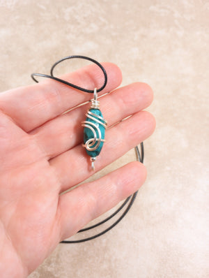 Wavy Splash Bead Pendant Necklace