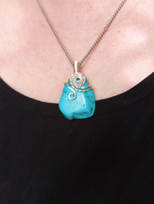 Turquoise Howlite & Silver Swirl Pendant Necklace