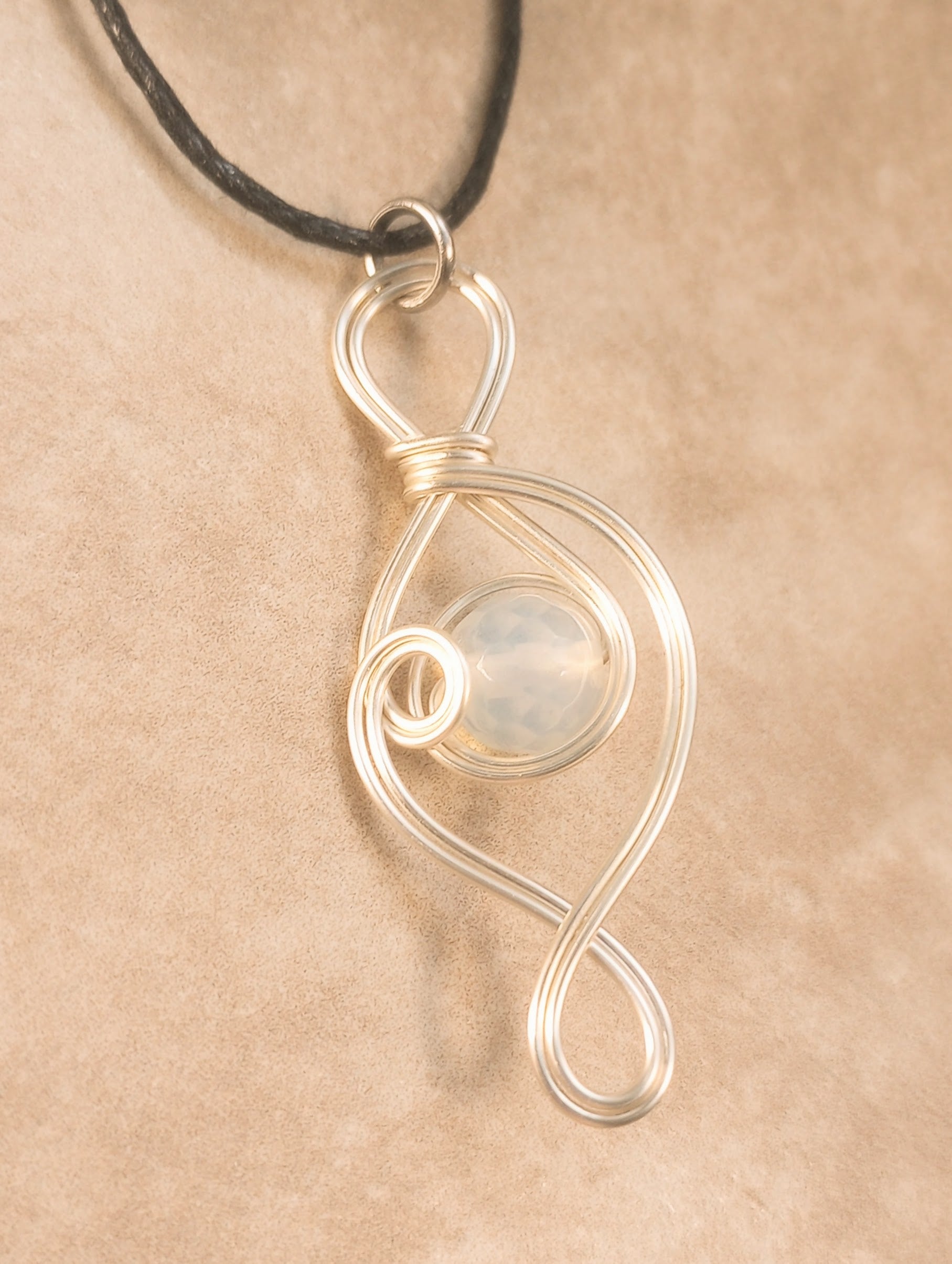 Fluent Wire Pendant Necklace (Silver & Opalite)