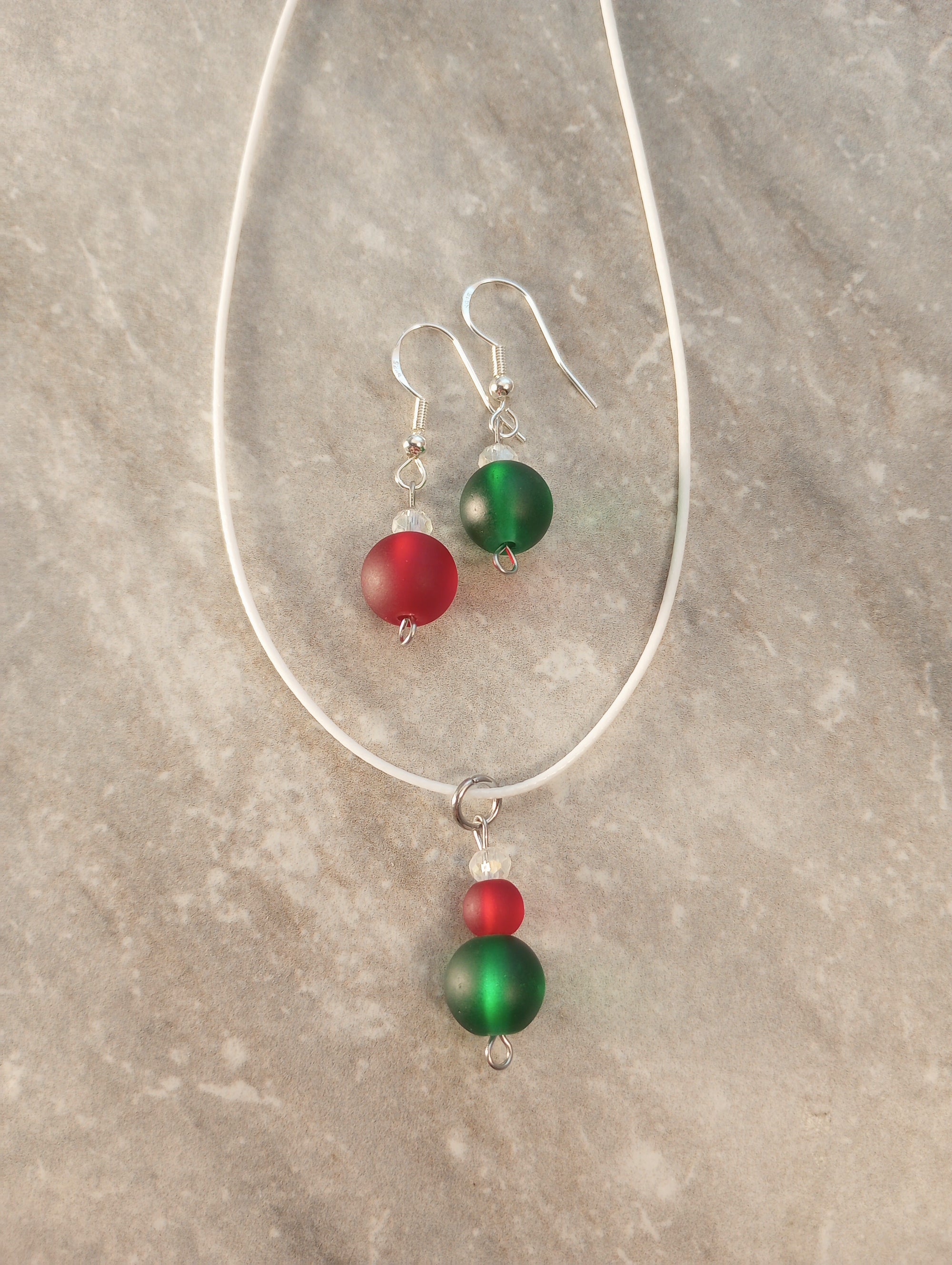 Red & Green Frosted Glass Beaded Set