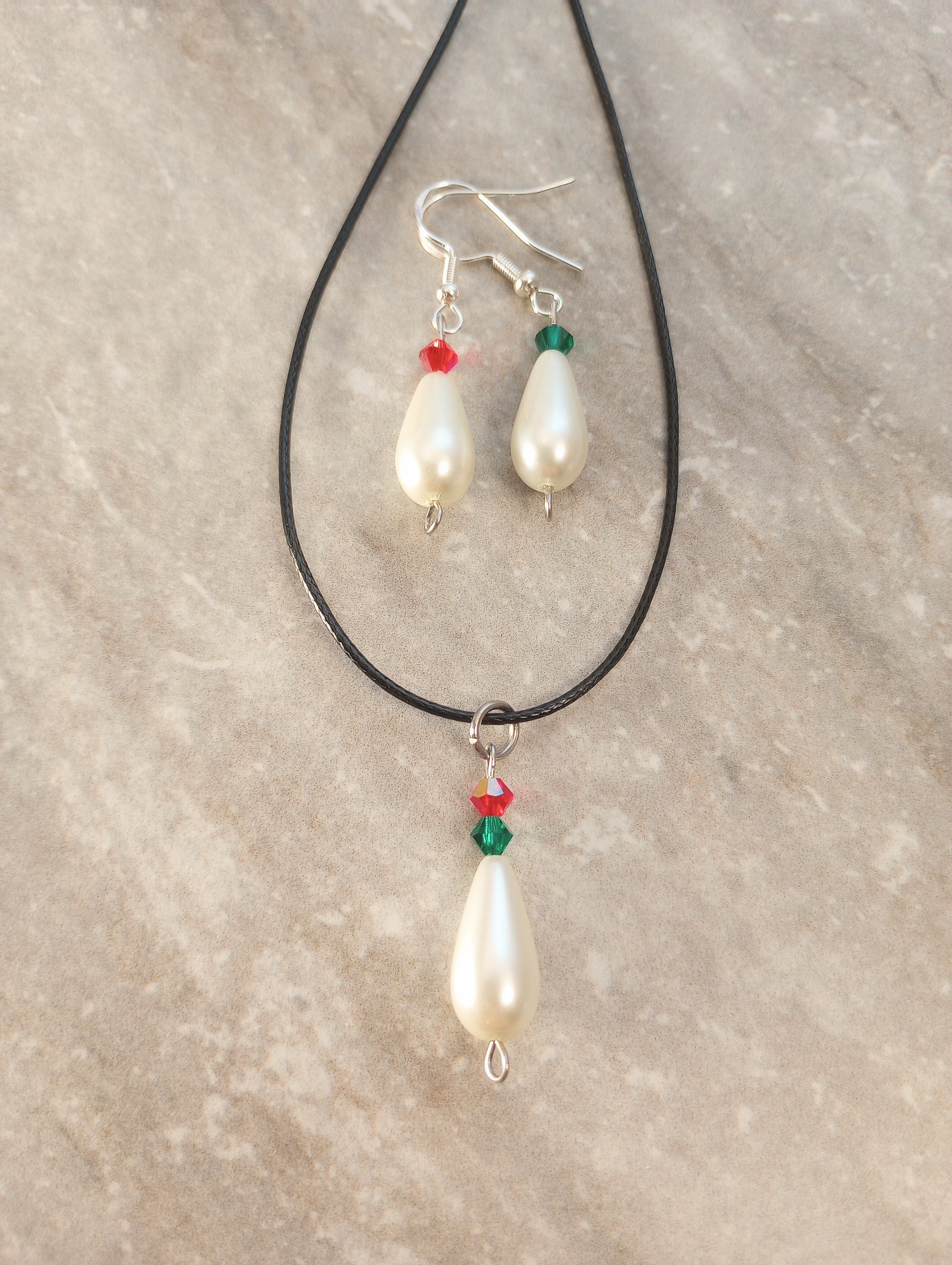 Red & Green Bead & Glass Pearl Teardrop Set