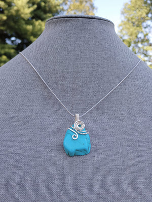 Turquoise Howlite & Silver Swirl Pendant Necklace