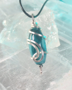 Wavy Splash Bead Pendant Necklace