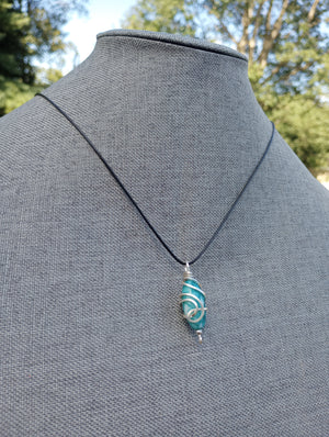 Wavy Splash Bead Pendant Necklace