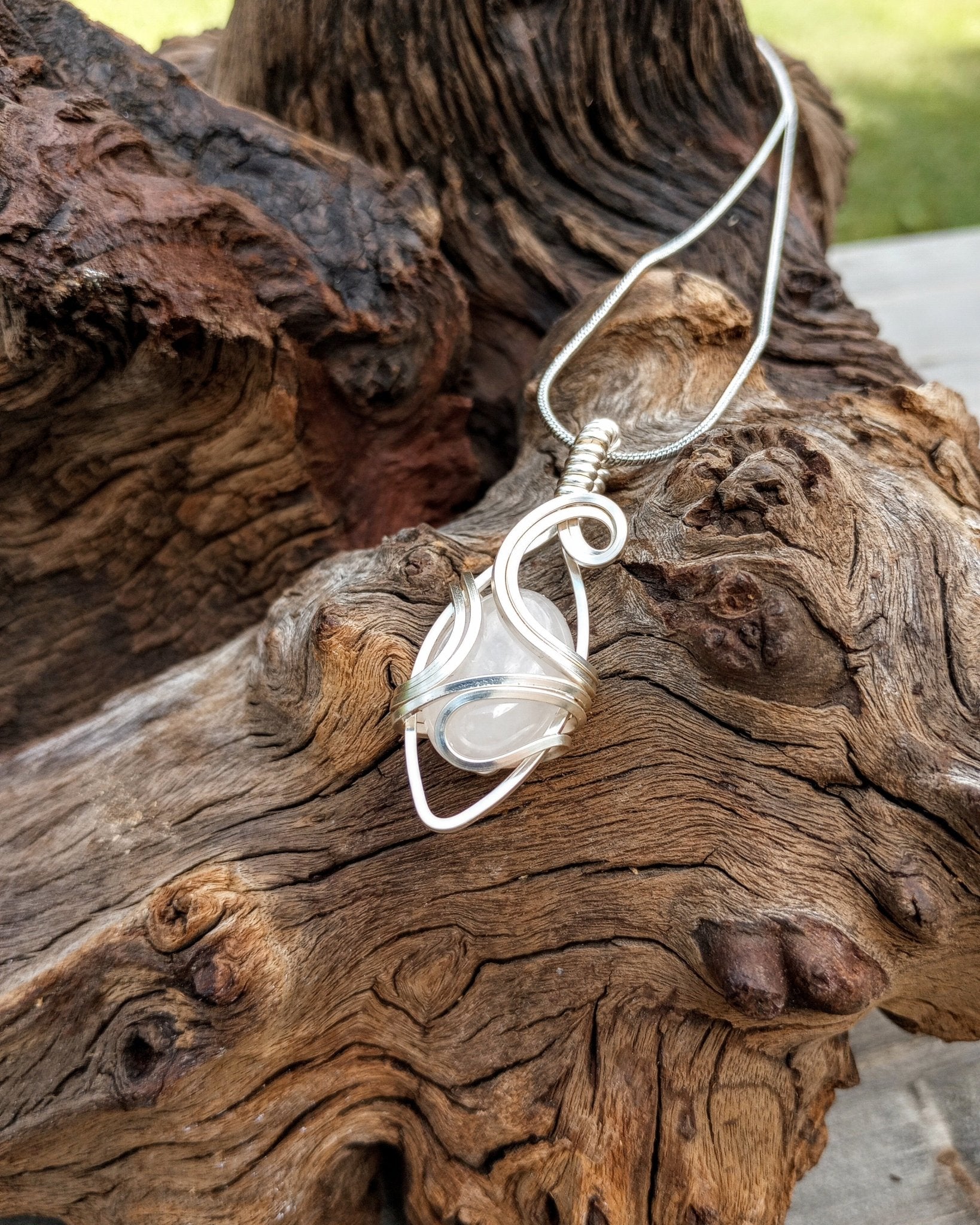 Acanthus Rose Quartz Pendant Necklace - Windfall Jewelry