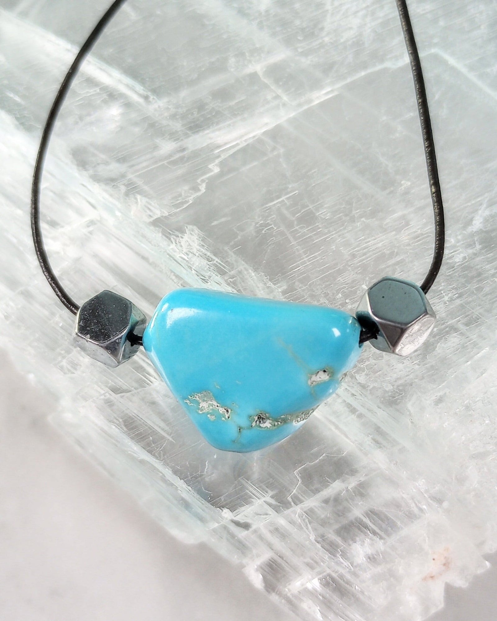 Turquoise Howlite Nugget Beaded Necklace - Windfall Jewelry