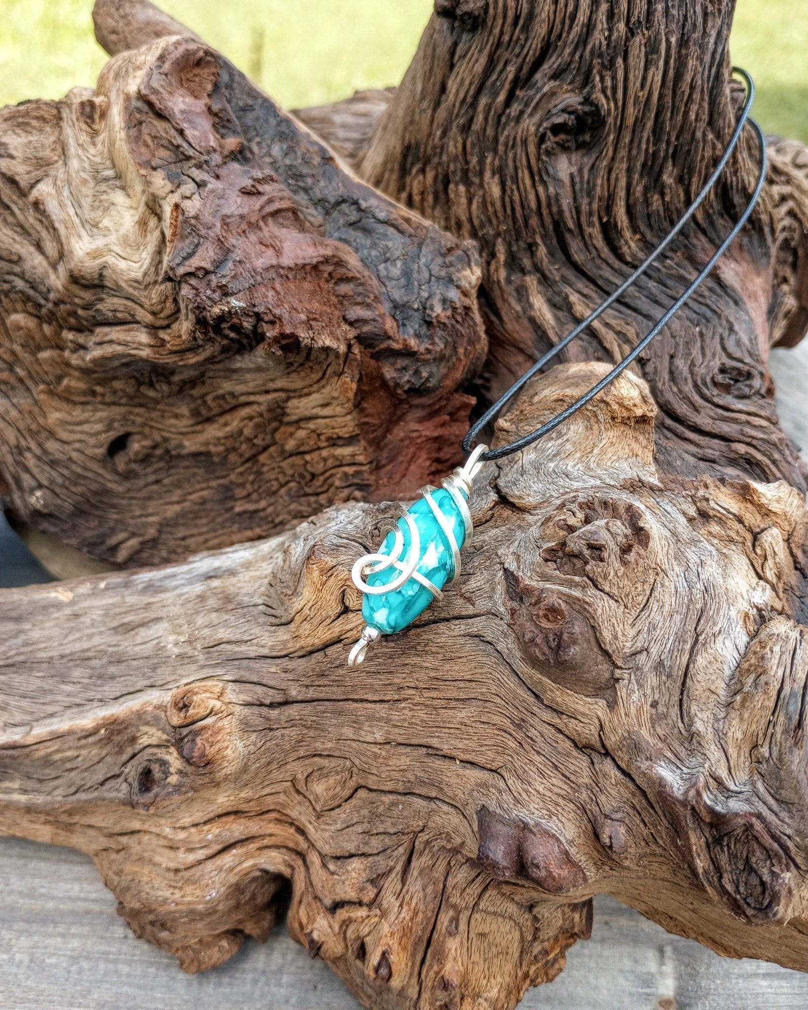 Wavy Splash Bead Pendant Necklace - Windfall Jewelry